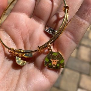 Ugly sweater bracelet